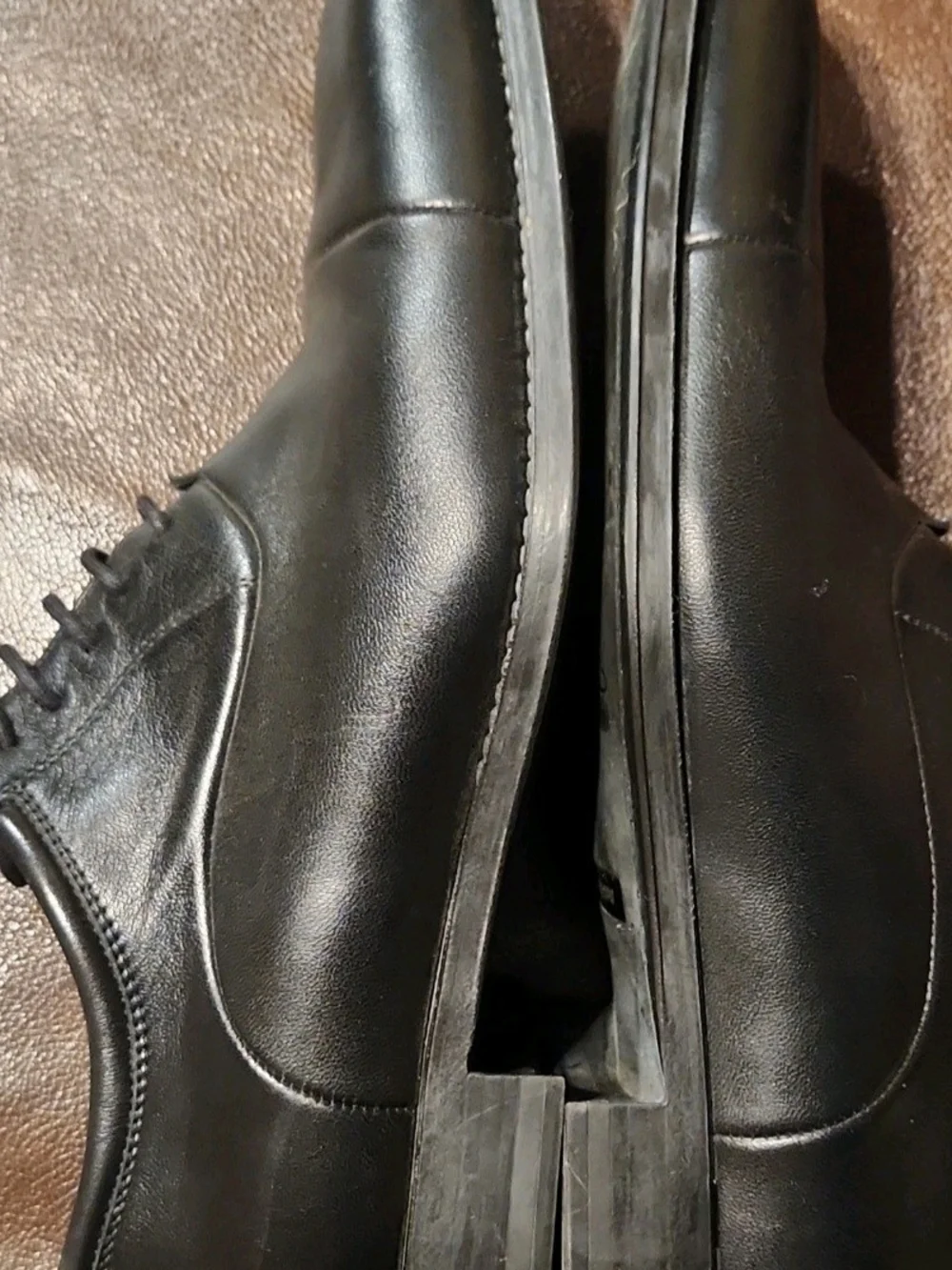 Magnanni Black Leather Cap-Toe Derby Shoes